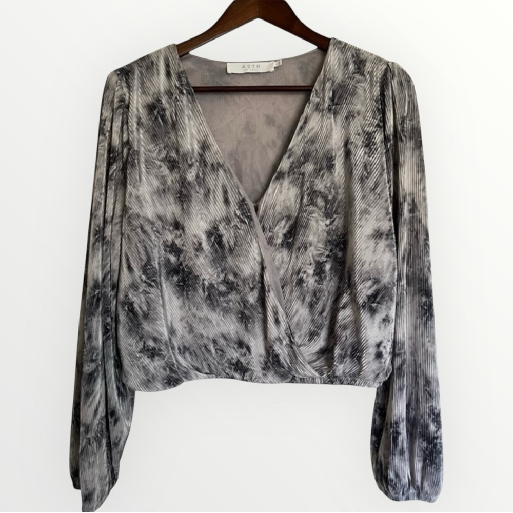 ASTR the Label Pleated Surplice Long Sleeve Top, Size L